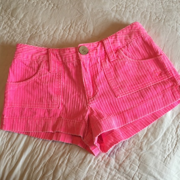 Hot pink shorts 💕 - Picture 2 of 4